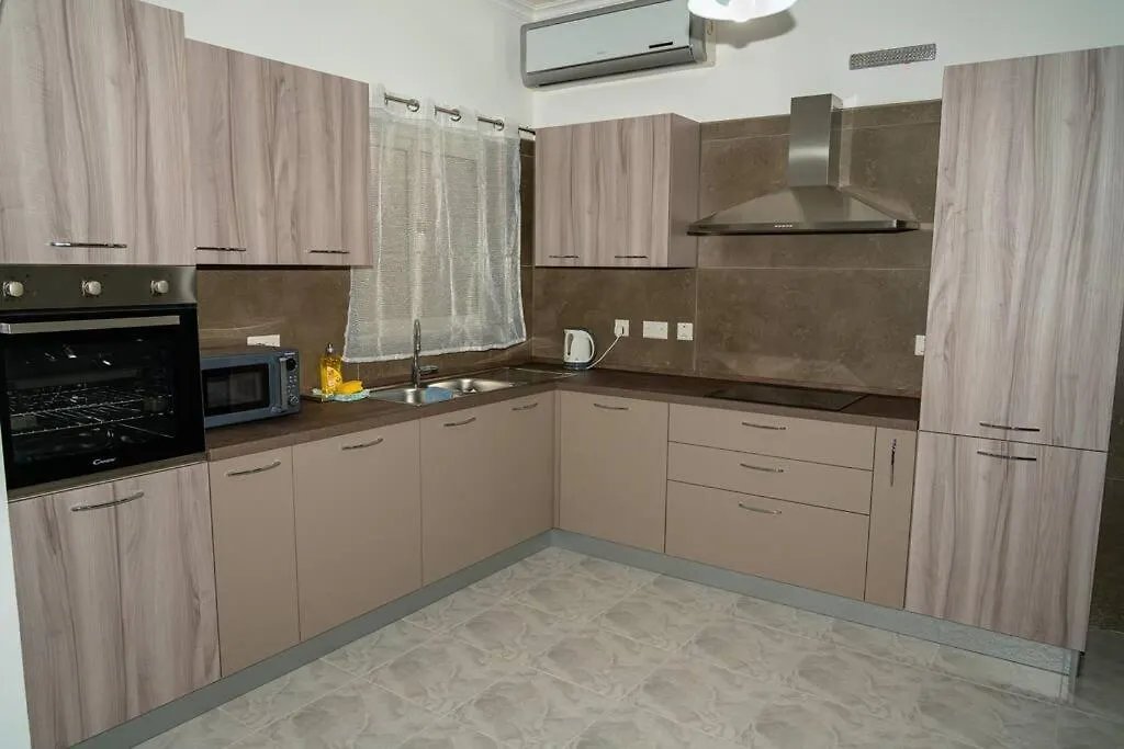 Apartment Sea-View 1 Bedroom Apt -Sleeps 4 Marsaskala